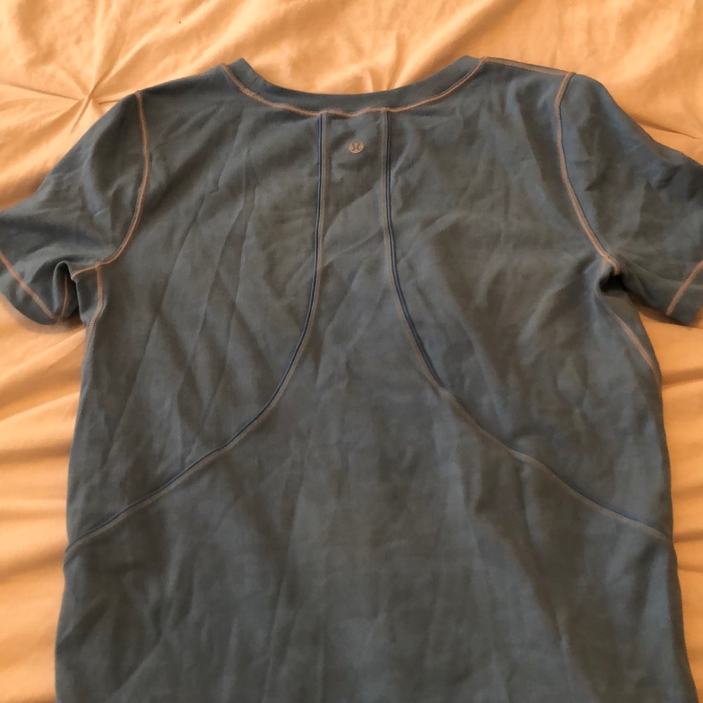 Lululemon t-shirt